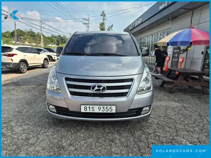 HYUNDAI STAREX 5-SEATER VAN