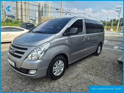 HYUNDAI STAREX 5-SEATER VAN