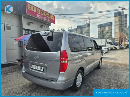 HYUNDAI STAREX 5-SEATER VAN