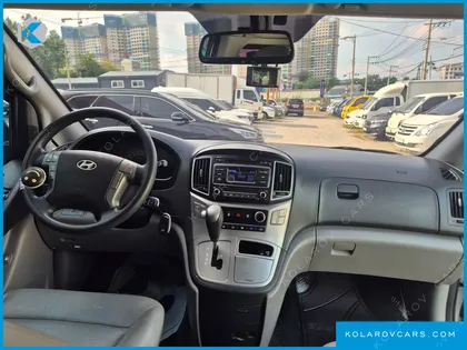 HYUNDAI STAREX 5-SEATER VAN
