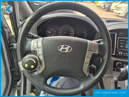 HYUNDAI STAREX 5-SEATER VAN