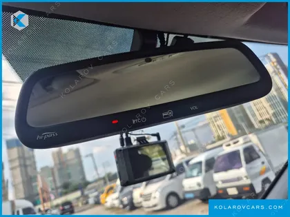 HYUNDAI STAREX 5-SEATER VAN