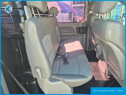 HYUNDAI STAREX 5-SEATER VAN