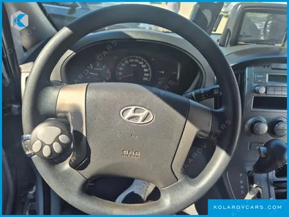 HYUNDAI STAREX 5-SEATER VAN