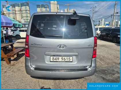 HYUNDAI STAREX 3-SEATER VAN