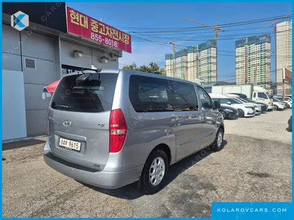 HYUNDAI STAREX 3-SEATER VAN