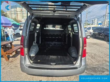 HYUNDAI STAREX 3-SEATER VAN