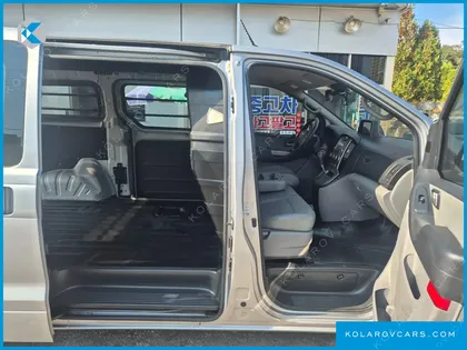 HYUNDAI STAREX 3-SEATER VAN