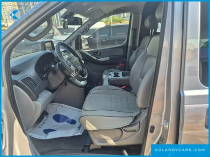 HYUNDAI STAREX 3-SEATER VAN