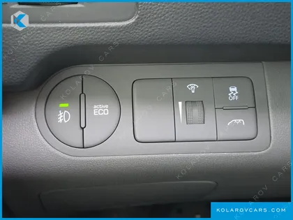 HYUNDAI STAREX 12-SEATER WAGON
