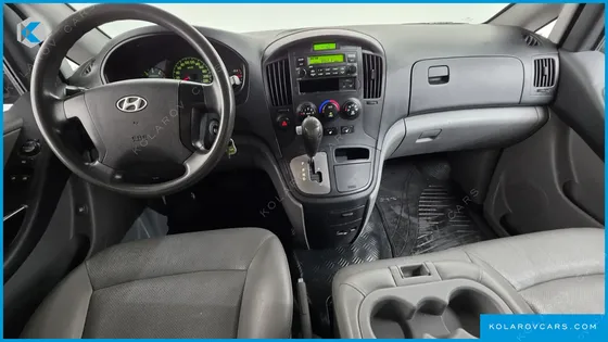 HYUNDAI STAREX 3-SEATER VAN