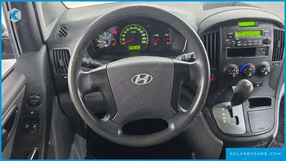 HYUNDAI STAREX 3-SEATER VAN