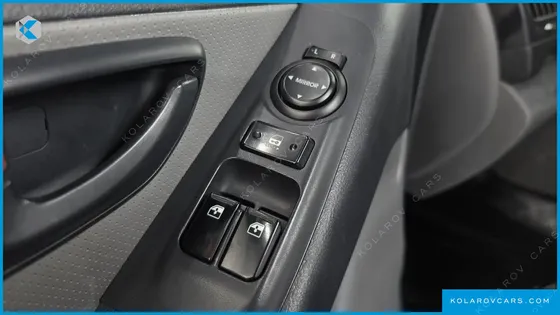 HYUNDAI STAREX 3-SEATER VAN