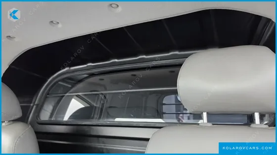 HYUNDAI STAREX 3-SEATER VAN