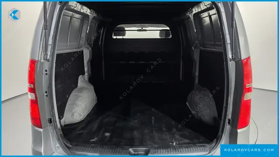 HYUNDAI STAREX 3-SEATER VAN