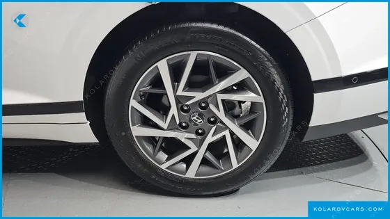 HYUNDAI GRANDEUR 2,5 GASOLINE 2WD