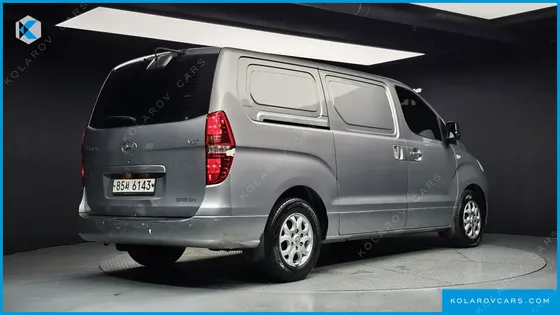 HYUNDAI STAREX 3-SEATER VAN