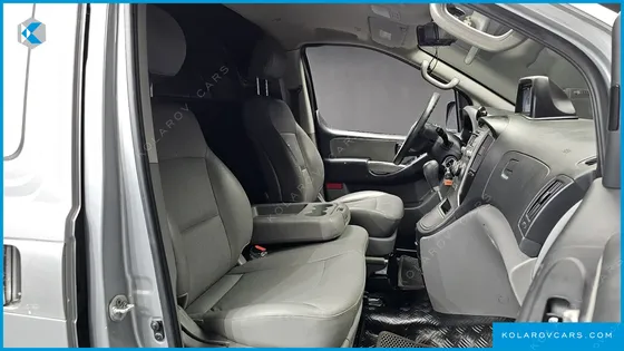 HYUNDAI STAREX 3-SEATER VAN