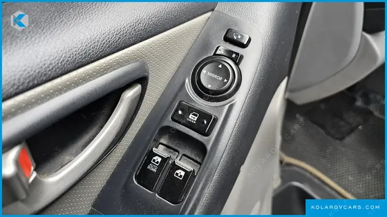 HYUNDAI STAREX 3-SEATER VAN