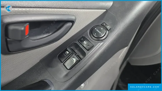 HYUNDAI STAREX 12-SEATER WAGON