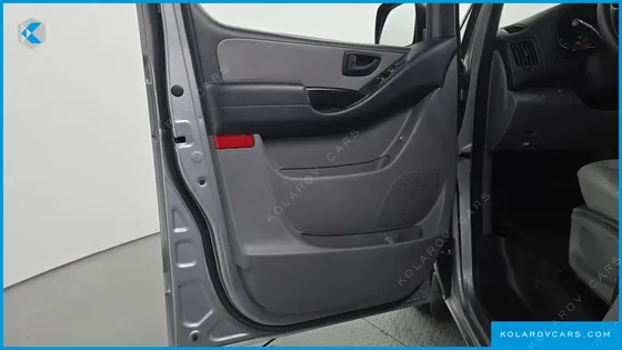 HYUNDAI STAREX 12-SEATER WAGON