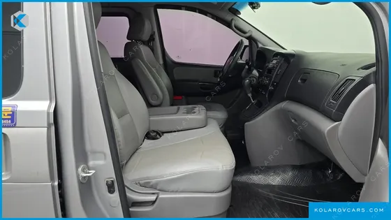 HYUNDAI STAREX 12-SEATER WAGON