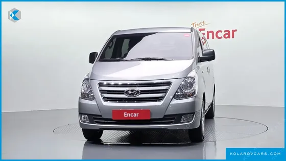 HYUNDAI STAREX 5-SEATER VAN