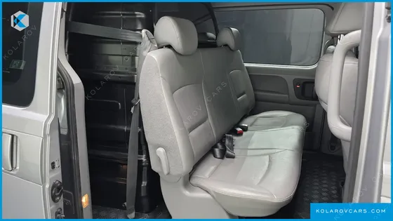 HYUNDAI STAREX 5-SEATER VAN