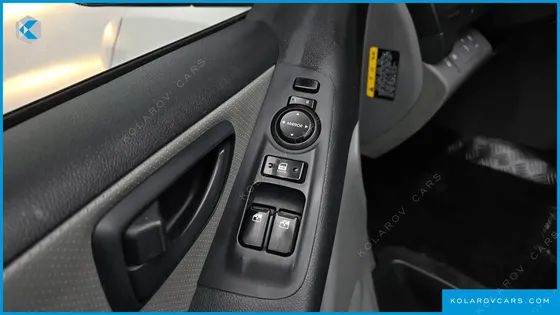 HYUNDAI STAREX 12-SEATER WAGON