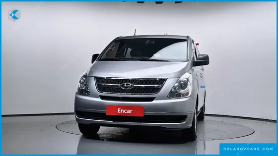 HYUNDAI STAREX 5-SEATER VAN