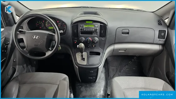 HYUNDAI STAREX 5-SEATER VAN