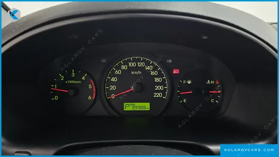 HYUNDAI STAREX 5-SEATER VAN