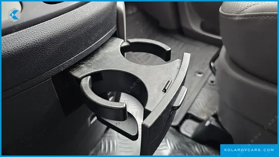 HYUNDAI STAREX 5-SEATER VAN