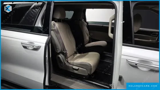KIA CARNIVAL HEV 7SEATER OUTDOOR NOBLESS