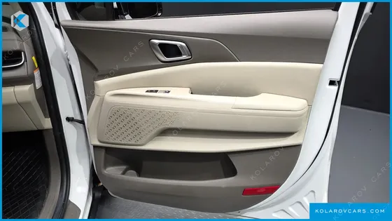 KIA CARNIVAL HEV 7SEATER OUTDOOR NOBLESS