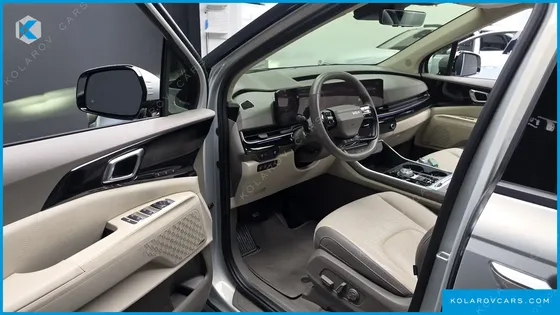 KIA CARNIVAL GASOLINE 9-SEATER SIGNATURE