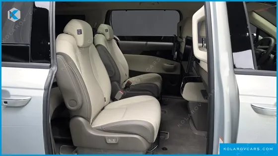 KIA CARNIVAL GASOLINE 9-SEATER SIGNATURE