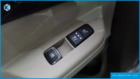 KIA CARNIVAL GASOLINE 9-SEATER SIGNATURE
