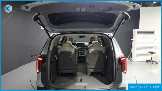 KIA CARNIVAL GASOLINE 9-SEATER SIGNATURE