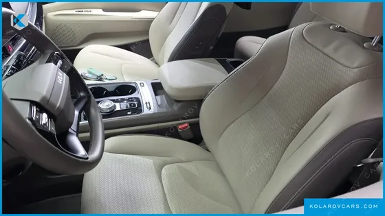 KIA CARNIVAL GASOLINE 9-SEATER SIGNATURE