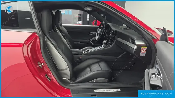 PORSCHE 911 CARRERA 4 GTS