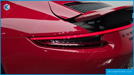 PORSCHE 911 CARRERA 4 GTS