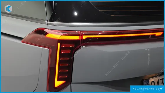 KIA CARNIVAL DIESEL 7-SEATER GRAVITY
