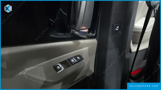 KIA CARNIVAL DIESEL 9-SEATER GRAVITY