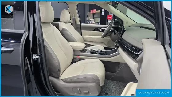 KIA CARNIVAL DIESEL 9-SEATER GRAVITY