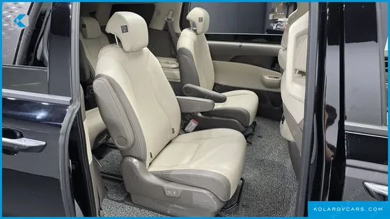 KIA CARNIVAL DIESEL 9-SEATER GRAVITY