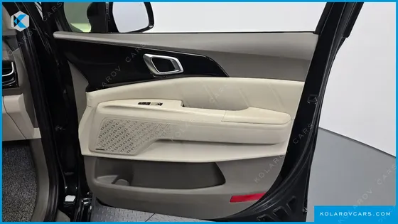 KIA CARNIVAL DIESEL 9-SEATER GRAVITY
