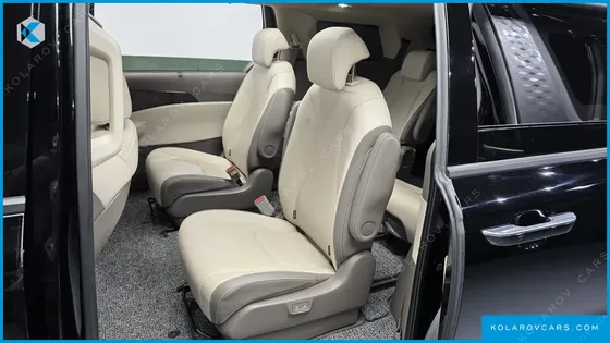 KIA CARNIVAL DIESEL 9-SEATER GRAVITY
