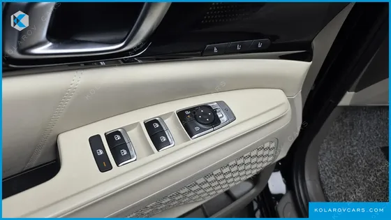 KIA CARNIVAL DIESEL 9-SEATER GRAVITY