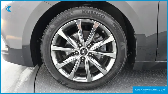 HYUNDAI GRANDEUR HG240 MODERN